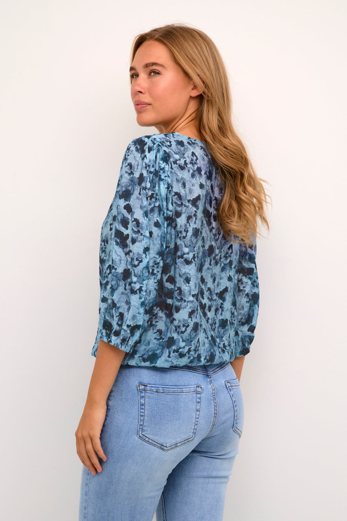 Kaffe Kasus Faded Blue Flower Print V-Neck Blouse, 10508172