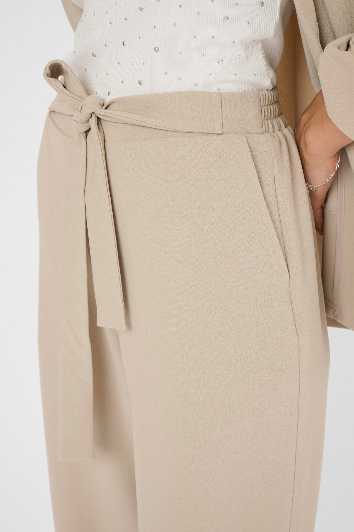 Kaffe Kaphoebe Feather Beige Wide Leg Cropped Trousers