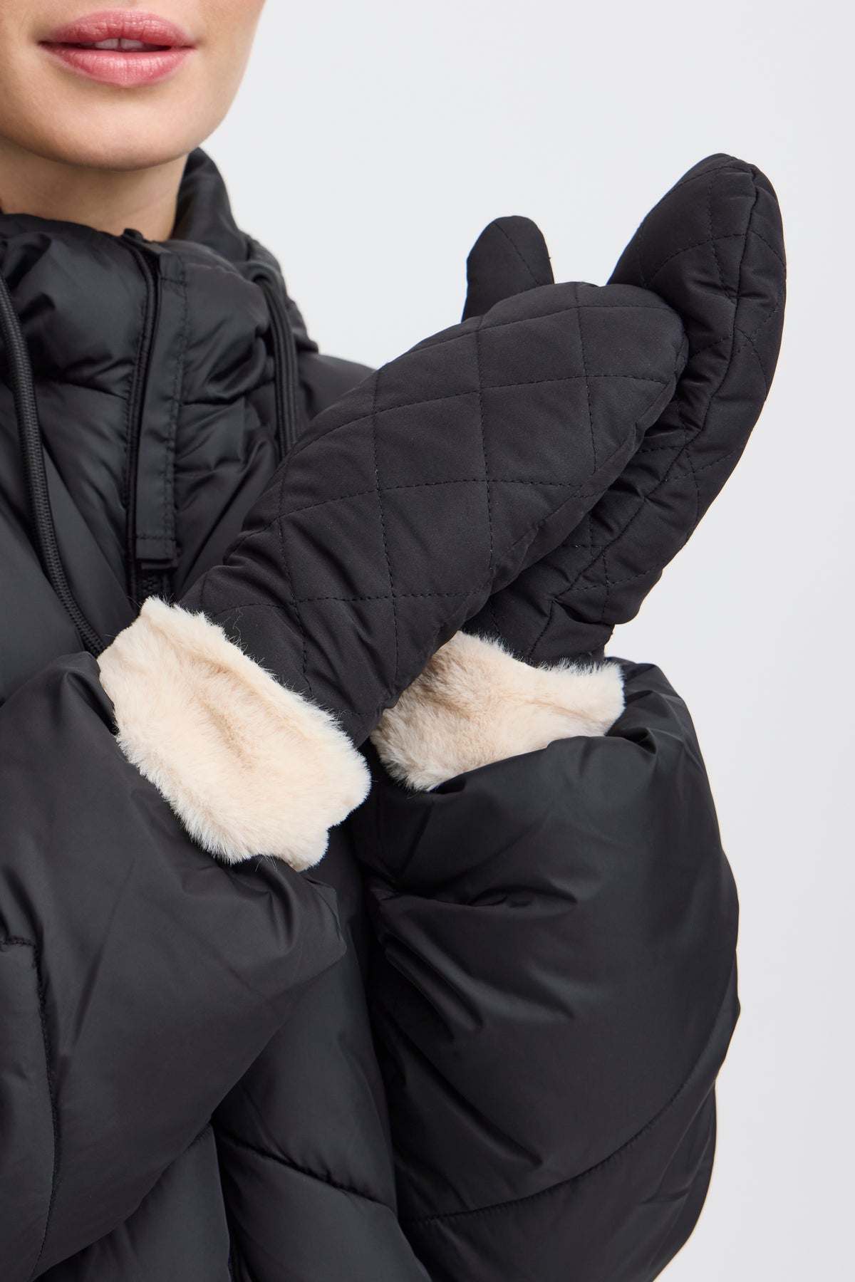 B.Young Bavamse Black Quilted Gloves with Faux Fur Trim