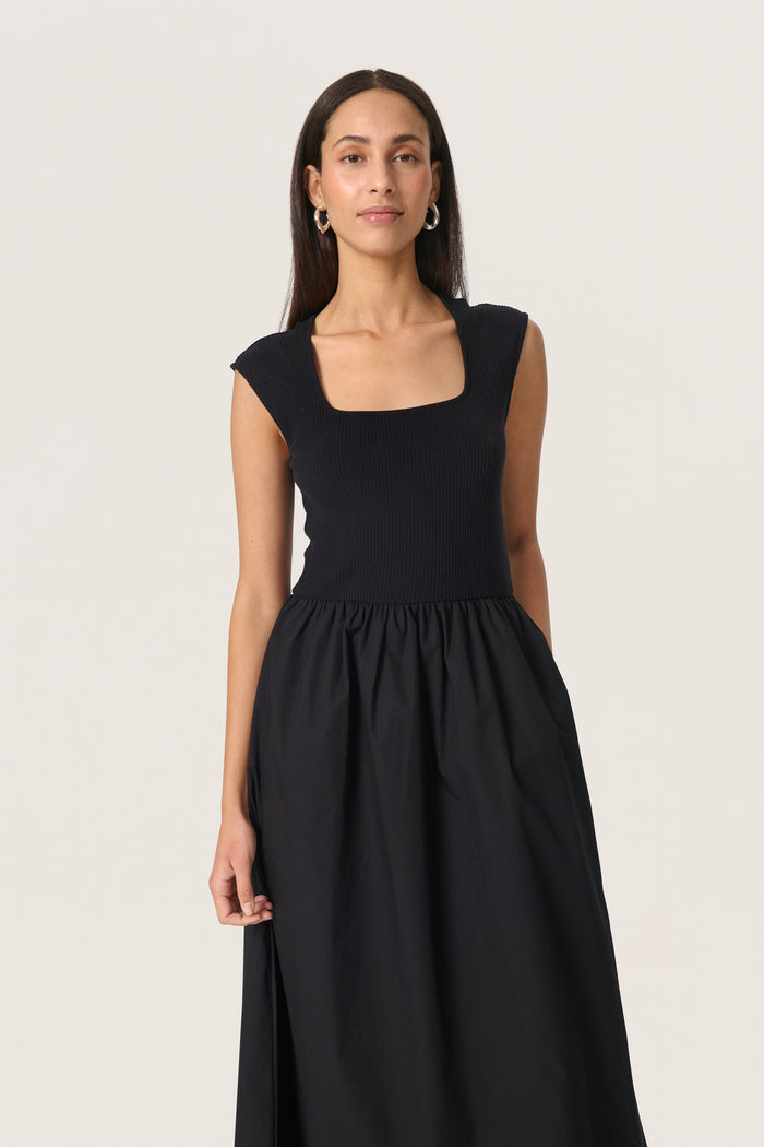 Soaked in Luxury SLSimone Phoebe Black Dress with Square Neckline, 30407490