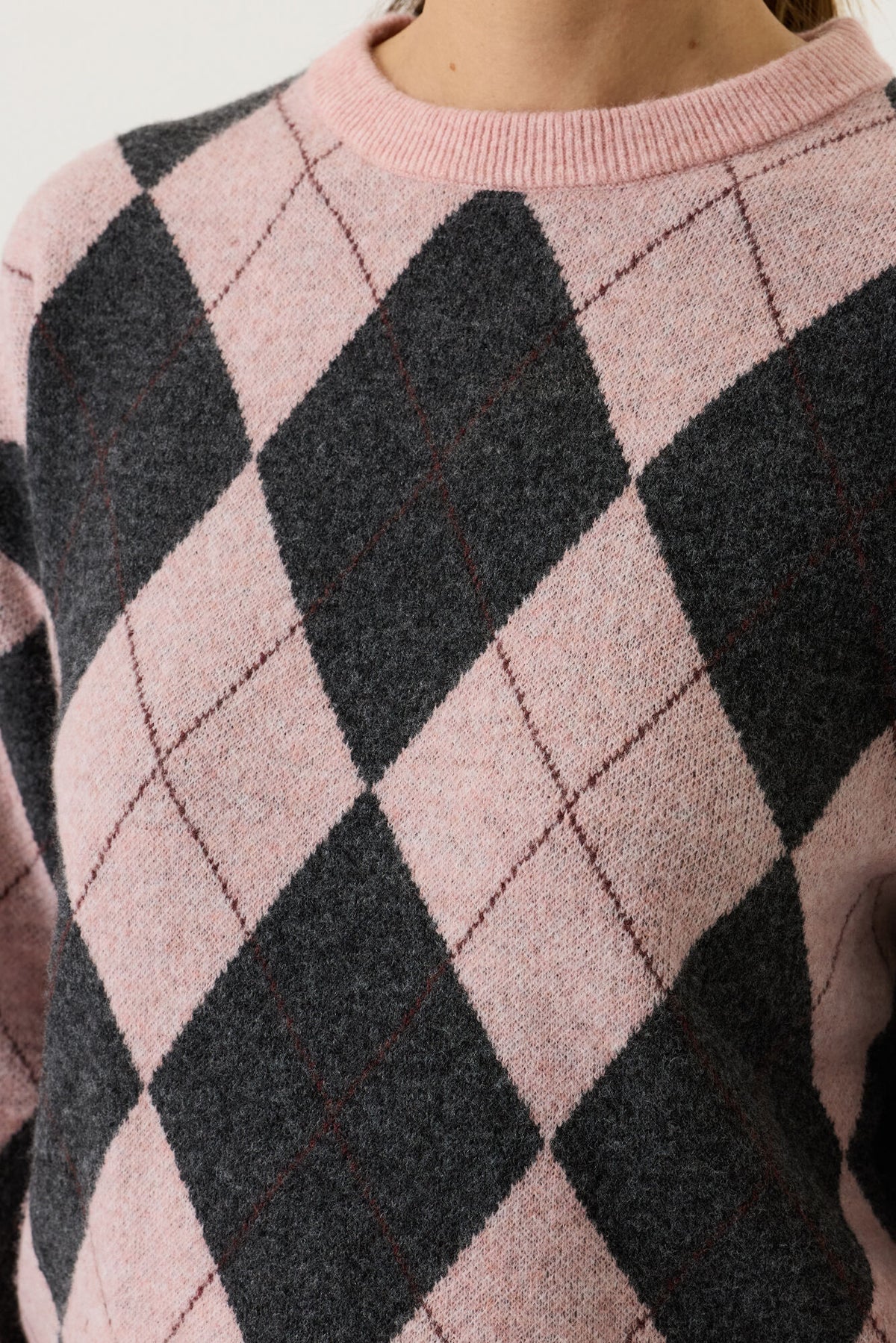 Garcia Baby Pink/Burgundy Argyle Relaxed Fit Knit, V260241